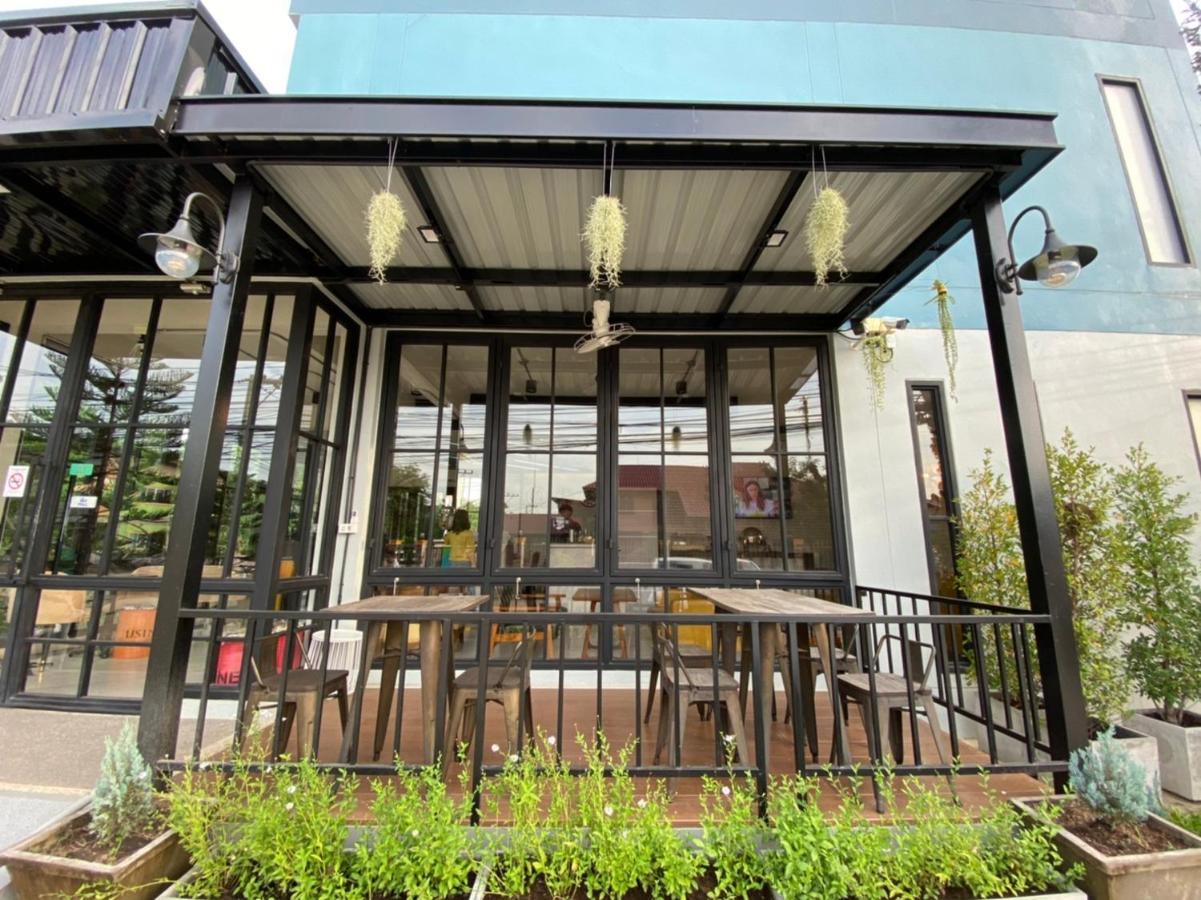 Mosstel Hotel Фитсанулок Екстериор снимка