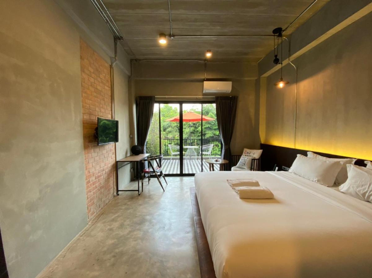 Mosstel Hotel Фитсанулок Екстериор снимка