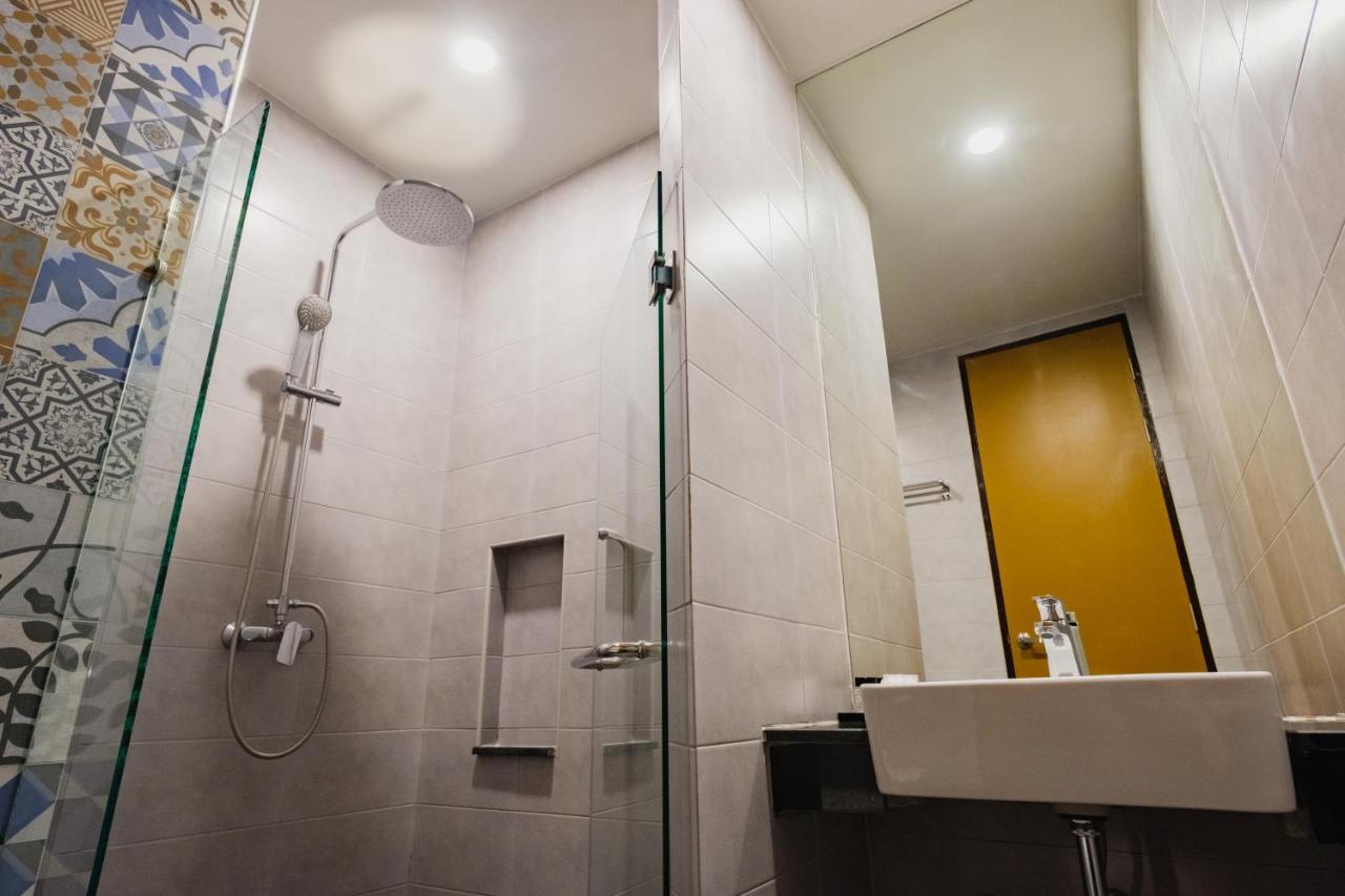 Mosstel Hotel Фитсанулок Екстериор снимка