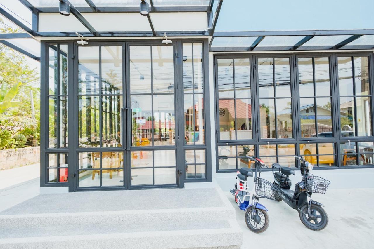 Mosstel Hotel Фитсанулок Екстериор снимка